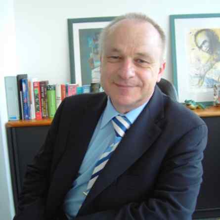 Dr. Klaus Brill