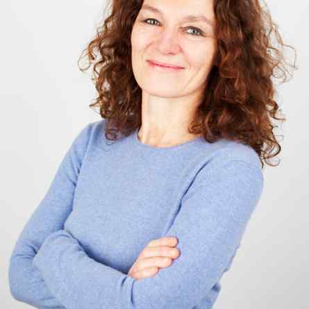 Dr. Camilla Stoltenberg