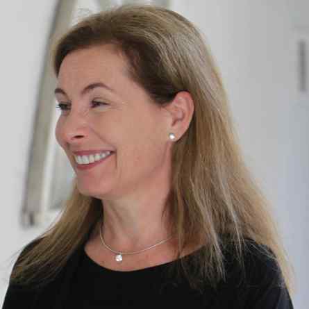 Dr. Vida Hamilton