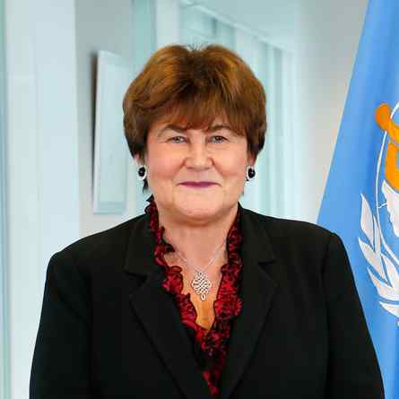 Dr. Zsuzsanna Jakab
