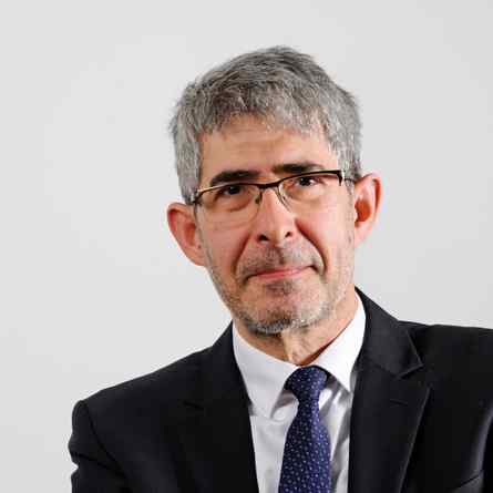Dr. Gilles Bloch
