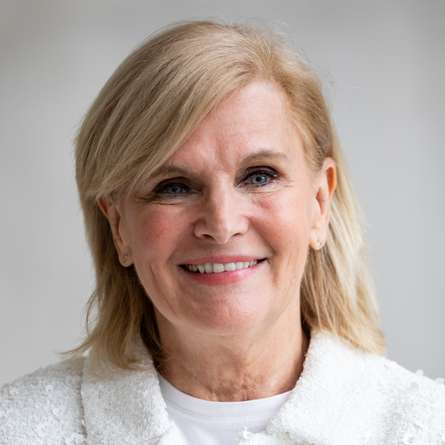 María Neira
